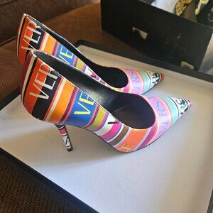 Authenic Versace Printed leather Pumps